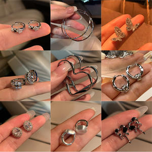 2024 ระเบิดต่างหูหญิงความรู้สึกสูงเฉพาะหรูหราอารมณ์Zirconต่างหู 925 เงินต่างหูเข็มขายส่ง - Product Image 1