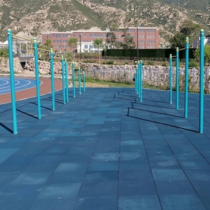 Barra per <span class=keywords><strong>trazioni</strong></span> da esterno bassa da 1,4 m, barra da allenamento a terra, attrezzatura fitness per parchi scolastici con barra in acciaio armonico - Product Image 3