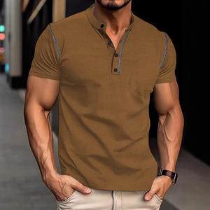 Polo de manga corta para hombre, estilo retro europeo y americano, con bloques de color, informal, holgado, con botones y estampado a cuadros, para verano. - Product Image 2