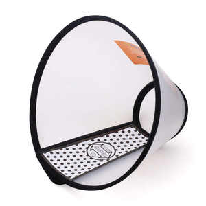 Venta al por mayor de lujo ajustable de plástico perro collares de liberación rápida mascota seguridad rayas bufanda decoración disponible en blanco amarillo - Product Image 1