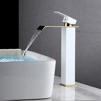 Usine directe Offre Spéciale haut bassin robinets or blanc salle de bain cascade robinet