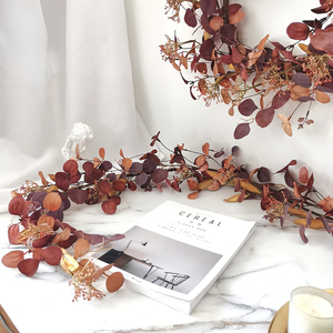 Guirnalda de <span class=keywords><strong>Hojas</strong></span> de <span class=keywords><strong>Eucalipto</strong></span> Otoñales y Bayas de Plástico, Decoración para Acción de Gracias y Navidad, Guirnalda de Flores de Plástico de 150 cm - Product Image 3