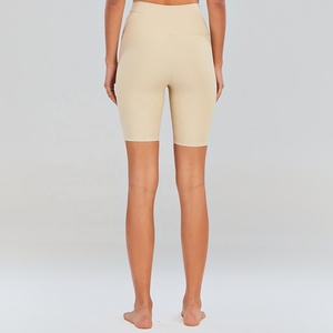 Pantalones cortos acanalados de mujer personalizados al por mayor pantalones cortos de compresión de entrenamiento de color sólido - Product Image 4