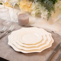 Assiette de présentation de mariage en forme florale, en porcelaine blanche, pour banquets et traiteurs, vente en gros, assiettes personnalisées pour événements avec logo