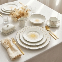 Ensemble d'assiettes à dîner en céramique géométrique dorée en gros, 8/9/10,5/12 pouces, vaisselle de luxe en porcelaine pour mariage, hôtel, restaurant