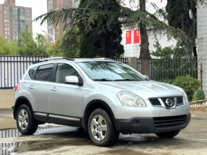 Léger et agile, <span class=keywords><strong>Qashqai</strong></span> <span class=keywords><strong>2011</strong></span>, 1.6L, manuel, <span class=keywords><strong>2</strong></span> roues motrices, conduite à gauche, jantes R16, intérieur en tissu foncé, espace surprenant, SUV urbain parfait pour les budgets serrés - Product Image 3