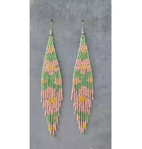 Hermosos y atractivos pendientes de cuentas de color rosa del fabricante indio, cuentas de vidrio hechas a mano, anillos de oreja de tela de la India - Product Image 5