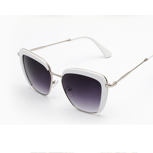 Jamie 5966 Metal Gradient Sunglasses Unisex Gold Frame UV400 Protection - Product Image 5
