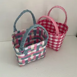 Großhandel mit hand gefertigten gewebten Handtaschen, gewebten Plastik körben, Gemüse körben und kleinen quadratischen Taschen