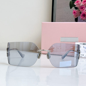 <span class=keywords><strong>Occhiali</strong></span> <span class=keywords><strong>da</strong></span> <span class=keywords><strong>Sole</strong></span> Polarizzati UV400 di Lusso con Montatura Completa Leggera per <span class=keywords><strong>Donna</strong></span>, Ideali per Guida, Ciclismo, Corsa e Sport all'Aperto - Product Image 2