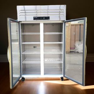 Réfrigérateurs à congélateur supérieur à refroidissement direct 950L, congélateur vertical, deux grandes portes vitrées, refroidisseur vertical à refroidissement direct - Product Image 5