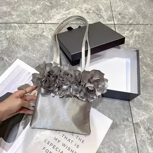 Borsa da donna in raso Yunsheng per matrimonio con nuova borsa a tracolla con petalo e selezione di più colori disponibile su misura