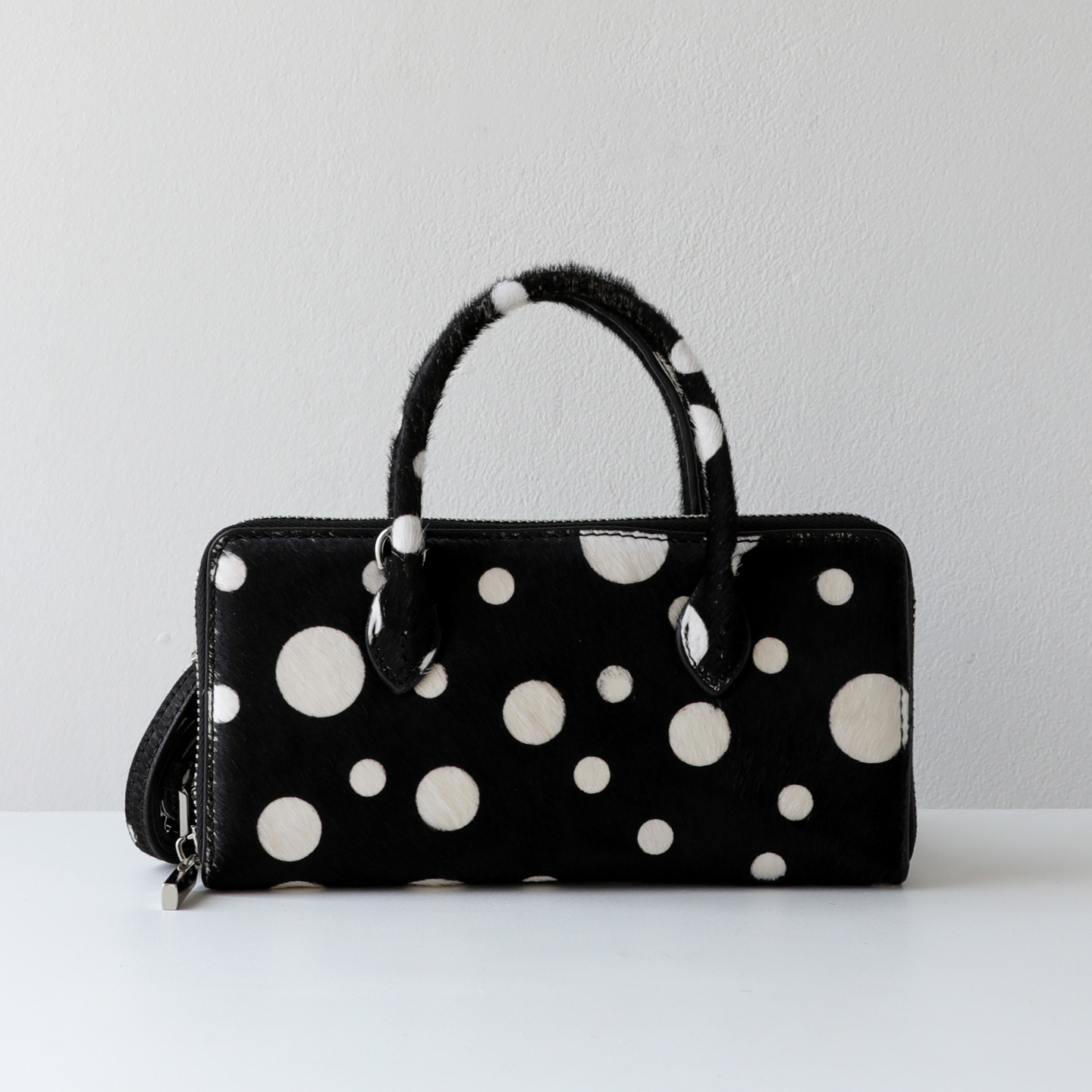 Polka dot-black