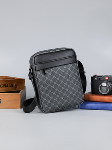 Bolsos Cruzados de Cuero Genuino de Alta Calidad Estilo Neo-Retro para Hombre - Secado Rápido, Cómodos, Colores y Tamaños Personalizables, Logotipo, Todas las Temporadas - Product Image 3