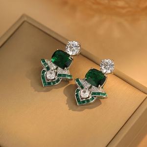 Pendientes de Esmeralda Retro de Alta Gama y Estilo Francés, Pendientes de Cena Personalizados de Estilo Chino Exagerado, para Regalos - Product Image 6