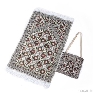Alfombra de Oración Musulmana OEM Janamaz, Patrones Cuadrados y Redondos, Plegable, Apta para Uso Doméstico, Disponible para Dropshipping/Venta al Por Mayor - Product Image 5