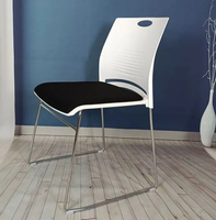 Chaise de formation empilable en plastique de qualité commerciale, résistante aux taches, pour conférences, bureaux, écoles, séminaires et événements