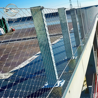Filet de protection pour escaliers publics |   Barrière de sécurité pour stades et sites événementiels |   Système temporaire de séparation des foules