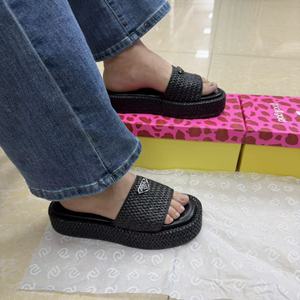 Pantofole con <span class=keywords><strong>tacco</strong></span> <span class=keywords><strong>alto</strong></span> che possono essere indossate sia come capispalla che come infradito piatte a punta per scarpe da donna - Product Image 3