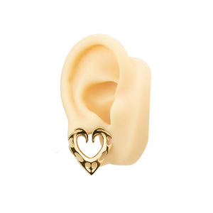 1 Uds aleación de cobre en forma de corazón oreja Camilla túnel tapones para los oídos hueco oreja soporte expansor Piercing joyería para hombres y mujeres caliente - Product Image 6