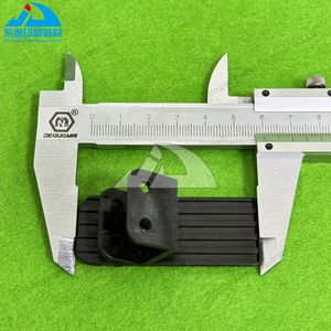 Offre Spéciale : Lot de 10 Cache-chaînes Noirs 1550.5510.3 pour Machines d'Impression Offset Muller Martini, Pièces de Rechange 60x25mm - Product Image 6