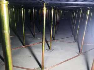 Accesorios para Salas de Servidores a Precios Accesibles: Piso Antiestático de Acero Inoxidable Mero con Soporte de Vinilo y Aluminio - Product Image 3