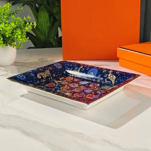 Cendrier de table basse en céramique blanche de luxe avec rangement, design peint à la main pour la décoration intérieure - Product Image 1