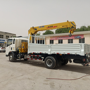 5 Ton Telescopic Boom Truck Mounted Mobile <strong>Crane</strong> for Sale - Product Image 3