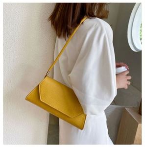 กระเป๋าคลัทช์หนัง PU สีพื้น รุ่น I-0657 ขายดี แฟชั่นผู้หญิง สายสะพายเดี่ยว ใช้ได้ทุกฤดูใบไม้ผลิ ฤดูร้อน ฤดูใบไม้ร่วง ฤดูหนาว - Product Image 5