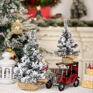 <span class=keywords><strong>Albero</strong></span> <span class=keywords><strong>di</strong></span> <span class=keywords><strong>Natale</strong></span> in Miniatura Creativo in Plastica Effetto Neve, Ornamento da Tavolo per Interni - Product Image 2