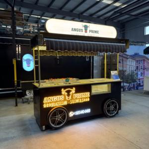 Nuevo Carrito de Comida Callejera Más Popular con Congelador de Cerveza de Temperatura Ajustable y Parrilla para Asar de Gran Capacidad en Venta - Product Image 1
