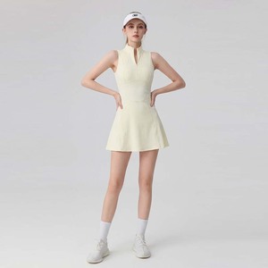 Gaun Tenis Mewah Logo Kustom 1/3 Zip Satu Potong, Pakaian Golf Pickleball dengan Bantalan Dada dan Celana Pendek Terpadu, Gaun Musim Panas - Product Image 4
