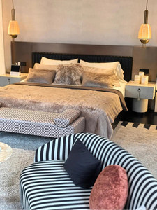 Sofá Moderno Minimalista para Apartamento, Estilo Vintage, Rayas Blancas y Negras, <span class=keywords><strong>Tres</strong></span> Plazas, Modelo de PU, Sofá Irregular de Diseño - Product Image 4