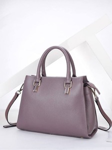 Bolso de Mano de Cuero Genuino Más Vendido para Mujer, Perfecto para Bodas y Eventos Nocturnos, Disponible a Buen Precio - Product Image 1