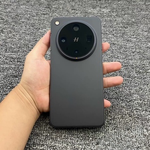 OPPA Find X8 Ultra หน้าจอ AMOLED 6.8 นิ้ว 120Hz 2K 5G ระบบปฏิบัติการ Android 13 Octa Core แรม 12GB/16GB ความจุ 256GB กล้องหน้า 32MP กล้องหลัง 50MP รองรับ CDMA LTE - Product Image 1