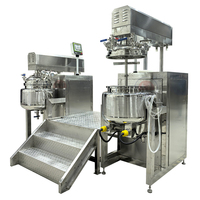 Ligne de production pour la fabrication de produits cosmétiques liquides et d'articles de toilette, cuve de mélange pour shampoing liquide industriel sur plateforme