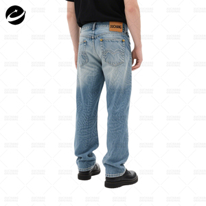 XUCHANG تصميم أصلي عالي الجودة للرجال عتيق القرد مغسول بشعار مخصص تصميم جينز دنيم مستقيم - Product Image 3