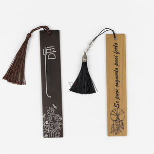 Regalo promozionale a forma personalizzata di legno, il libro in bianco segna la pagina del libro segnalibri in legno personalizzati con nappe - Product Image 1