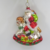 Hiasan Pohon Natal Cantik Warna Pink dan Hijau, Figur Santa Claus Mengendarai Kuda Goyang, Ornamen Kaca Berkilau