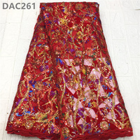 Tissu en dentelle de velours élastique brodé de paillettes et de perles multicolores, 100% polyester