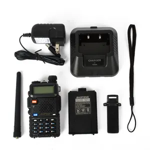 Toptan baofeng uhf fm verici-Sıcak 1 veya 2 adet Baofeng UV-5R Walkie Talkie çift bant Baofeng el taşınabilir 5W UHF VHF iki yönlü telsiz Pofung FM verici