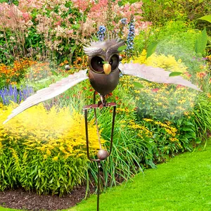 Hotsale Garden Stake Vertical Metal Sculpture Stake Construction For Outdoor Wing Flapping Kinetic Metal Owl Wind Spinner