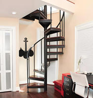 Escalier en colimaçon modulaire moderne et élégant en métal avec éléments en bois pour villa, utilisation intérieure, design sûr