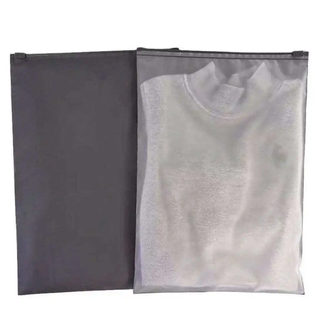 Sacs à fermeture éclair d'emballage avec logo imprimé personnalisé Sac à fermeture éclair en plastique givré noir mat pour vêtements