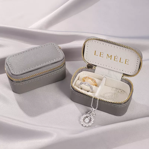 Boîte à bijoux portable en cuir avec fermeture éclair, mini boîte de rangement pour boucles d'oreilles et colliers, personnalisable avec logo - Product Image 5