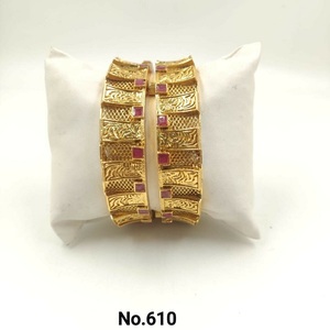 Brazaletes de Latón Chapados en Oro de Inspiración Étnica con Diseño Elegante para Bodas, Celebraciones Festivas y Moda Femenina - Product Image 6