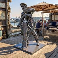 Statue de Capitaine en Bronze Antique Tenant le Moïse de Bénée pour Paysage de Phare et de Place Côtier, Sculpture en Bronze Coulé à la Cire Perdus