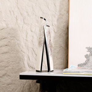 थोक सामान लक्जरी सजावट बेज चमड़े लोहे के कोणीय स्टील चमड़े के घर सजावट आइटम vase - Product Image 3