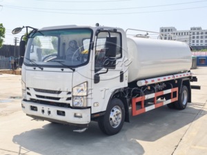 Camion-citerne à eau ISUZU 4x4 7000L - Prix compétitif - Product Image 3