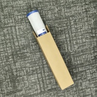 Cartouche premium de 0,5 micron conforme à la norme NSF pour éliminer le chlore, le goût et les odeurs, ainsi que le sable, la rouille, les sédiments, les bactéries et le cryptosporidium de l'eau.